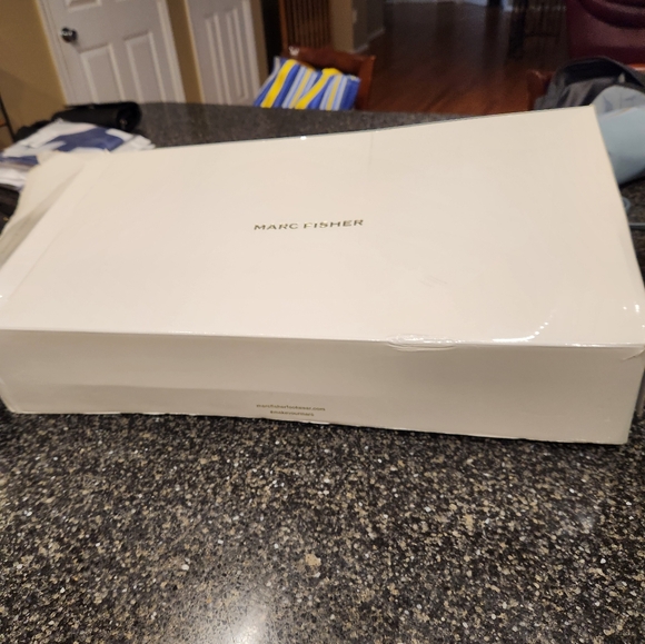 MARC FISHER Black Leather/Suede Dual Buckle Knee High Boots Woman’s 10 - Picture 6 of 6